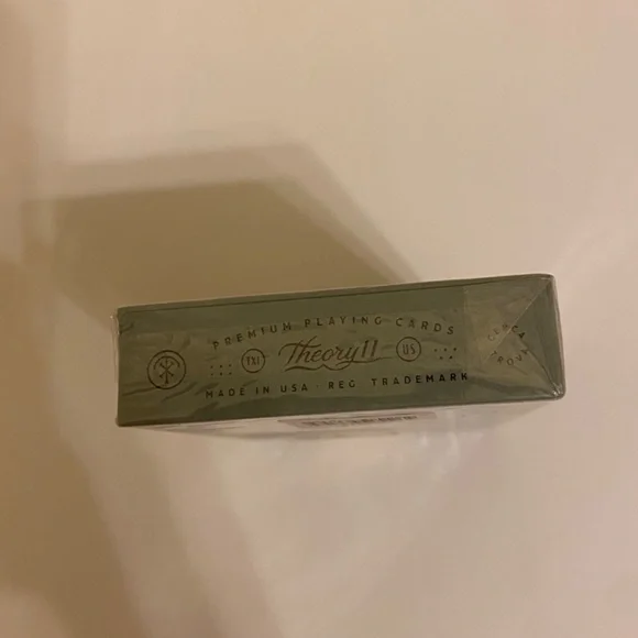 Hudson Premium Playing Cards - Picture 4 of 6